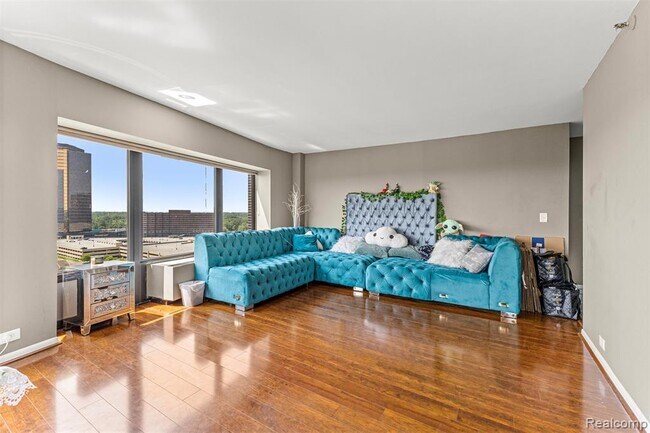 Building Photo - 5000 Town Center Dr