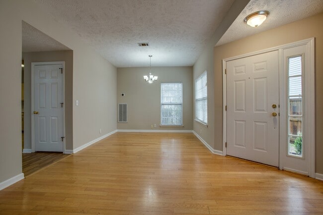 Building Photo - 7027 Penbrook Dr