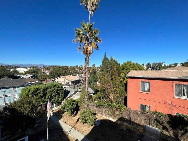 Building Photo - 1725 Kent St