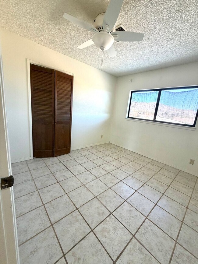 Building Photo - 4 Bedroom, 3 Bathroom with Office Near National Park