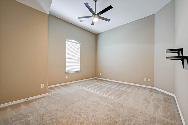Building Photo - 2914 Cotswold Lane