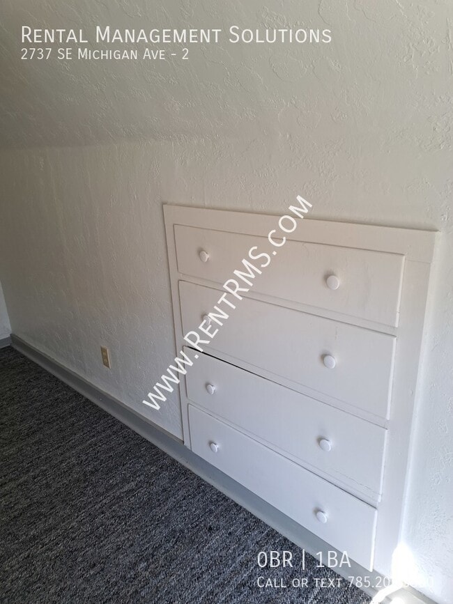 Building Photo - 2737 SE Michigan Ave