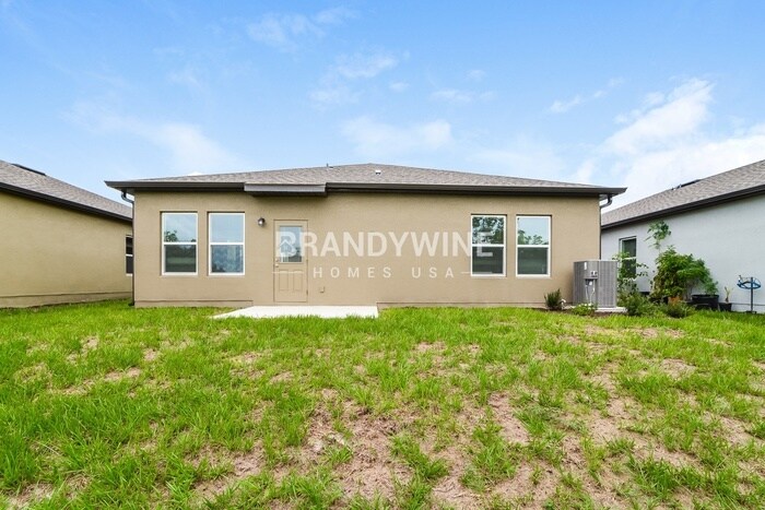 Building Photo - 1574 Effra Wy