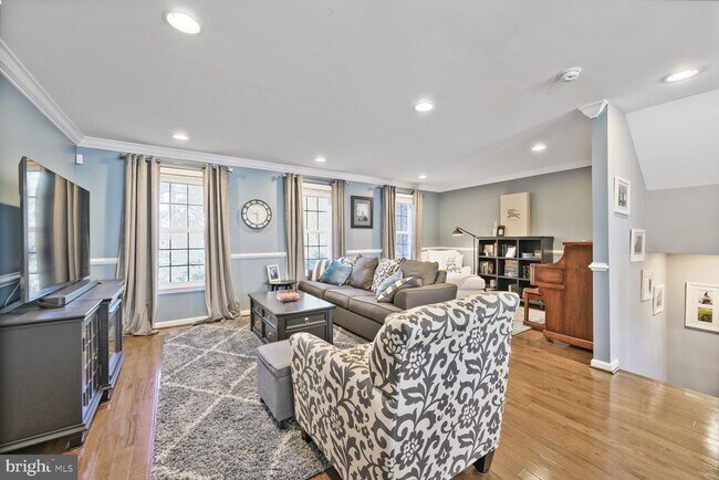 Building Photo - 6400 Fleetside Ct