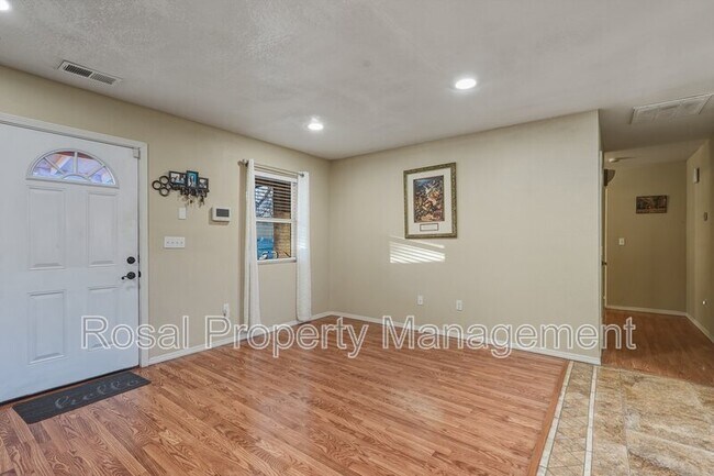 Building Photo - 1700 Gschwind Pl SW