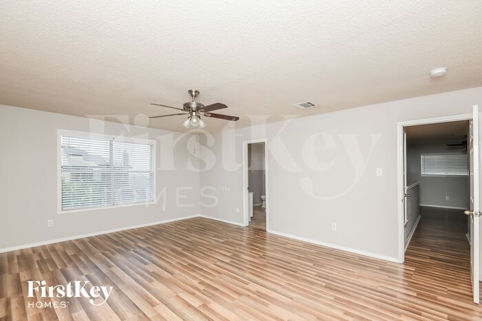 Building Photo - 4825 Leaf Hollow Dr