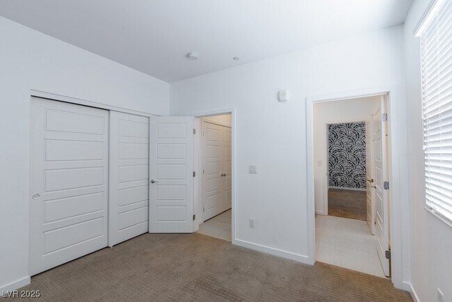 Building Photo - 11278 Kraft Mountain Ave