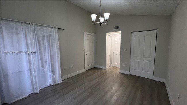 Building Photo - 2810 N Oakland Forest Dr