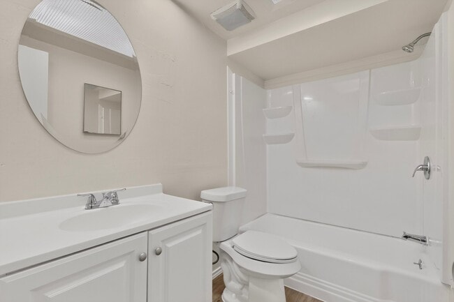 Building Photo - 802 Wisteria Way