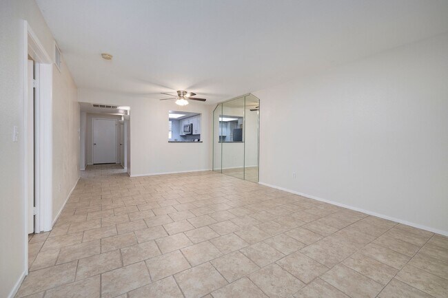 Building Photo - Gated First Floow Summerlin Condo - 2 Bedrooms 2 Bath