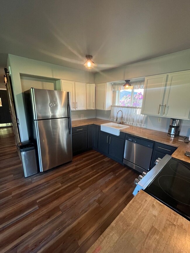 Building Photo - 9179 Harrison Rd