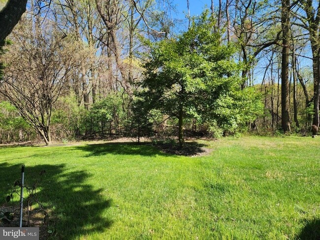 Building Photo - 922 Glackens Ln