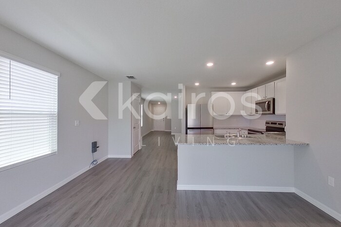 Building Photo - 8633 SW 43rd Ter