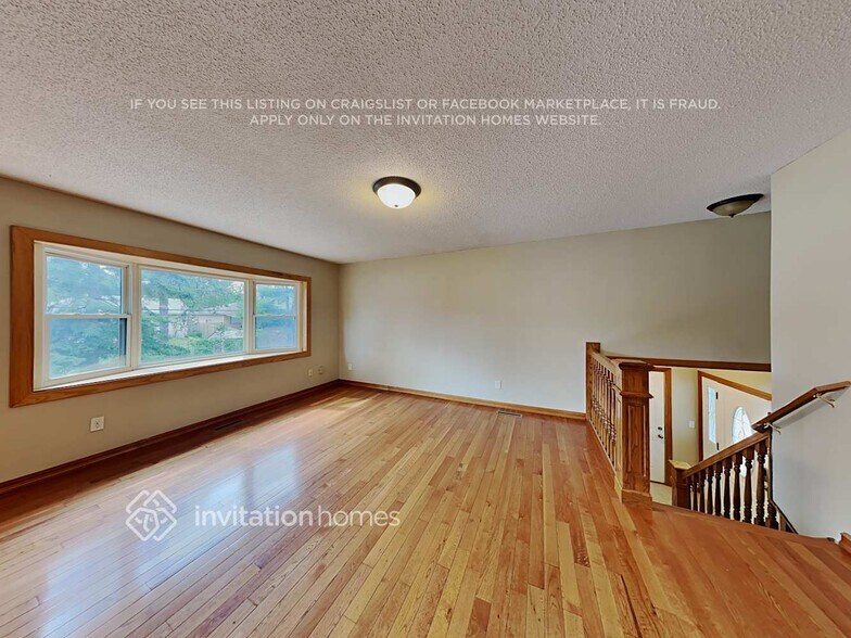Building Photo - 6701 N Bryant Ave