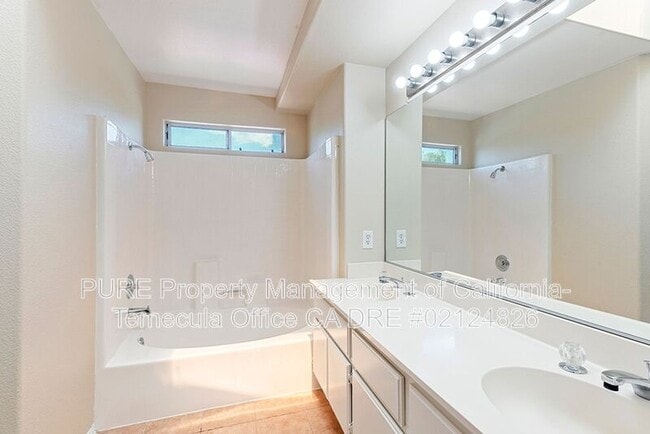 Building Photo - 25206 Parkcrest Dr