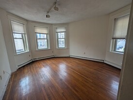 Building Photo - 15 Colborne Rd