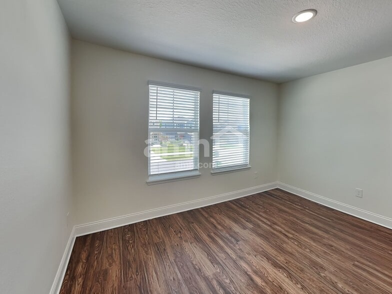 Building Photo - 4455 Reisswood Loop