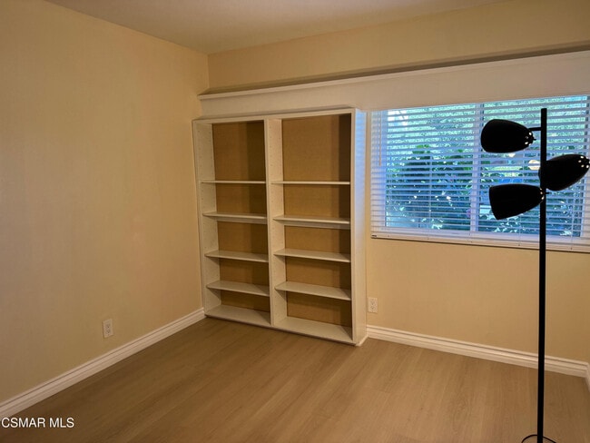 Building Photo - 846 Lindawood St