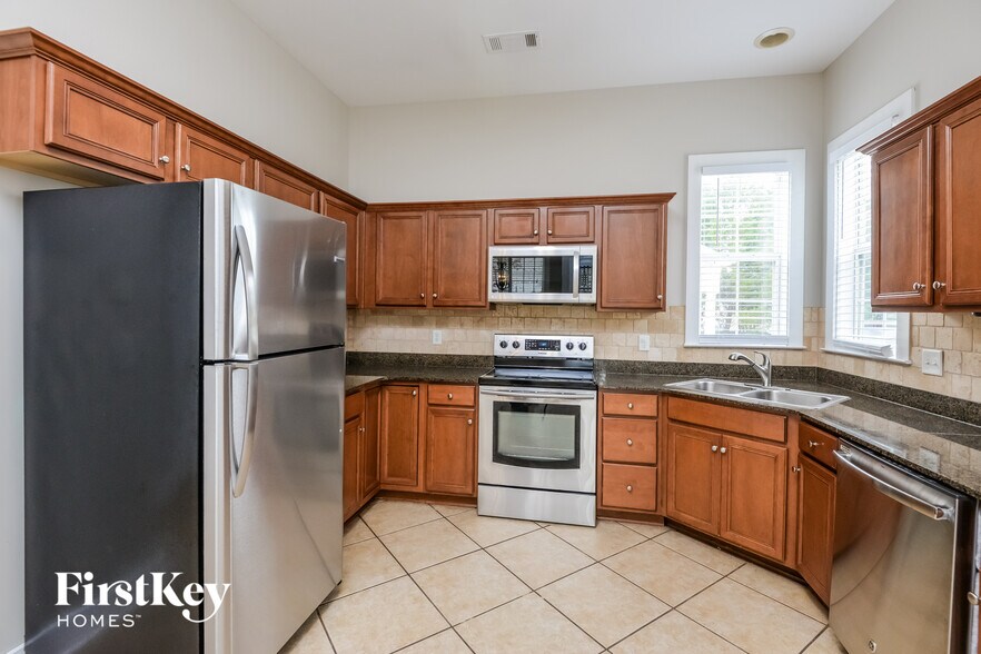 Building Photo - 5496 Wisteria Trace