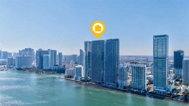 Building Photo - 700 NE 24th St