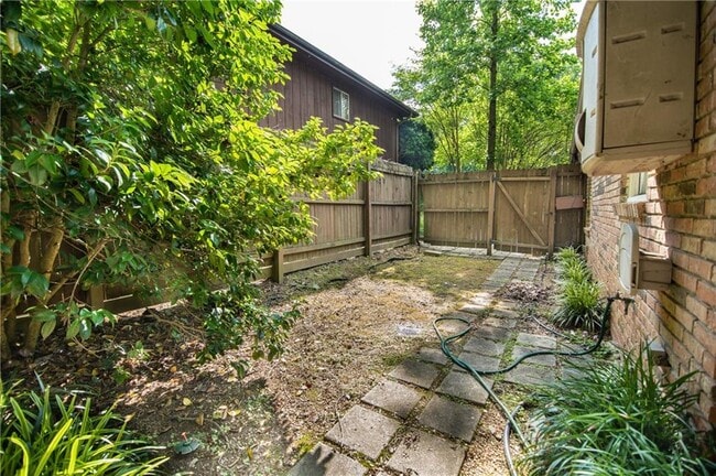 Building Photo - 3761 Ashford Dunwoody Rd NE