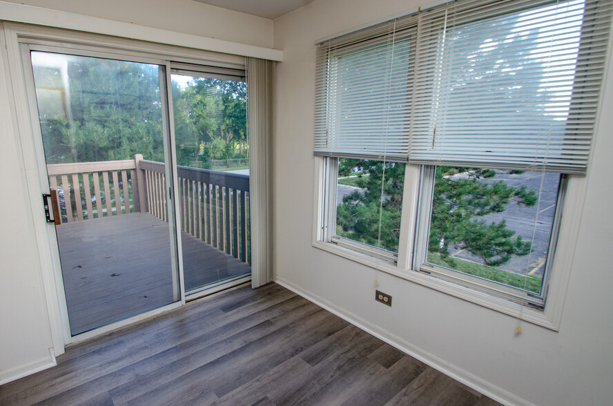 Breakfast Area - 185 Brook Ln