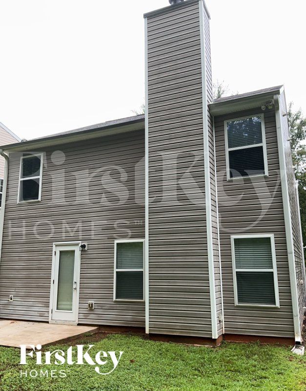 Building Photo - 3020 Mayfair Dr