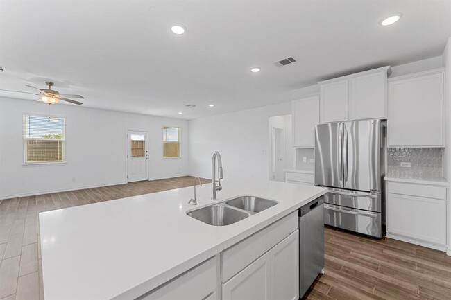 Building Photo - 204 Thurman Holt Rd