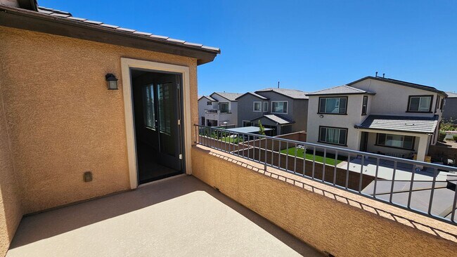 Building Photo - Large 4 bedroom in gated Stetson Trails Community