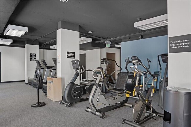 Building Photo - 2575 Peachtree Rd NE