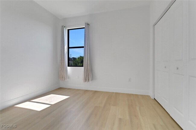 Building Photo - 3807 27th St SW