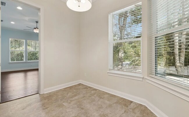 Building Photo - 4 Bed/3 Bath Coastal Beauty!