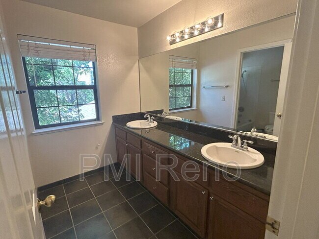 Building Photo - 1106 Happy Valley Ct