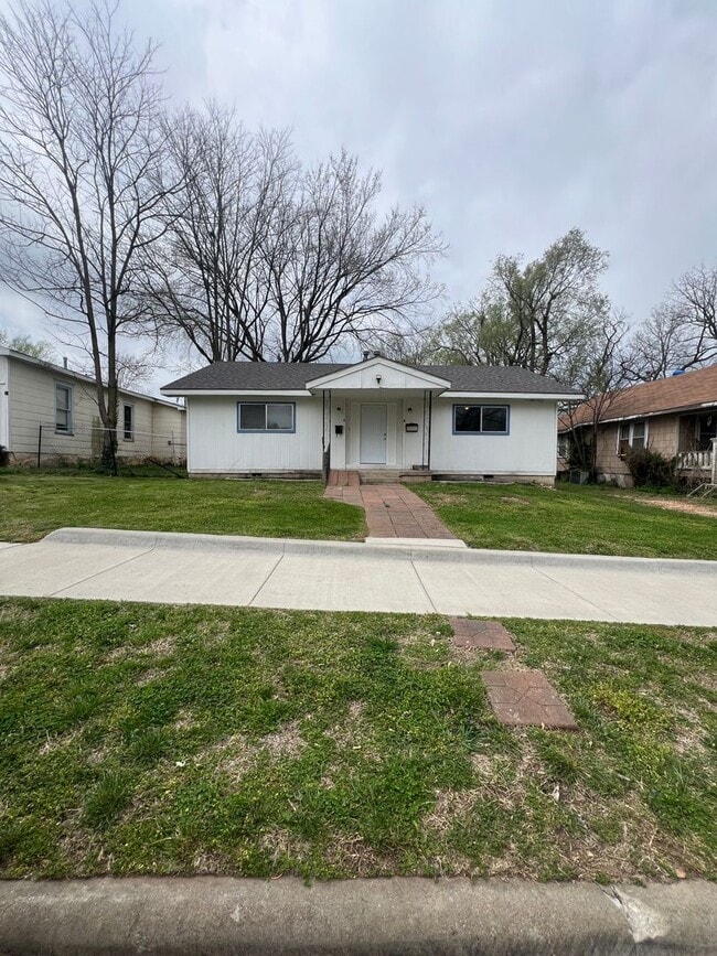 Building Photo - 1 bed/1 bath duplex