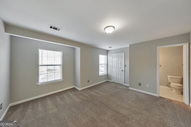 Building Photo - 2045 Fairways Ct