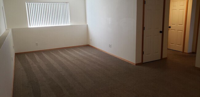 Building Photo - Charming Split-Level 3bed 2 bath Home in Medical Lake with Spacious Layout & Natural Light - Comi...