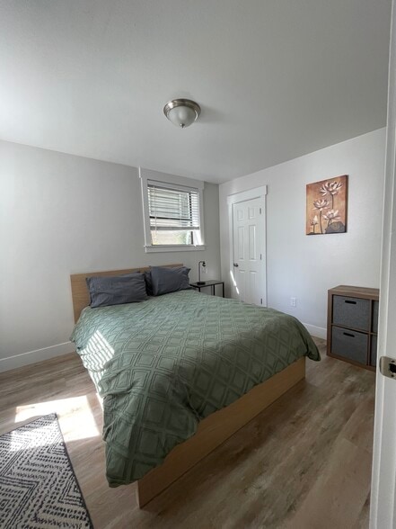 Building Photo - 1522 Taylor Ave N