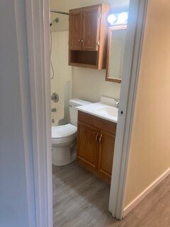 Bathroom 2 Bed - Green Valley Apartments