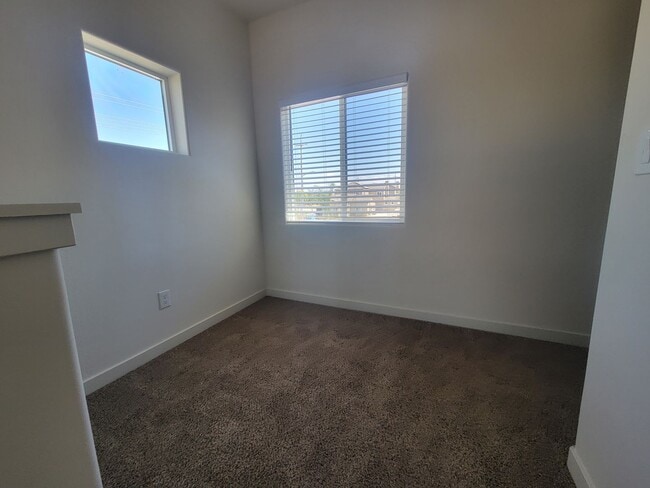 Building Photo - 8304 Grandy St