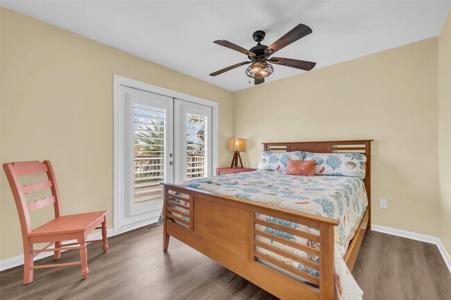 Building Photo - 610 Surf Dr
