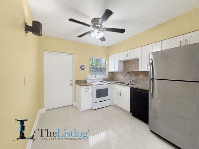 Building Photo - 5505 Hernandes Dr