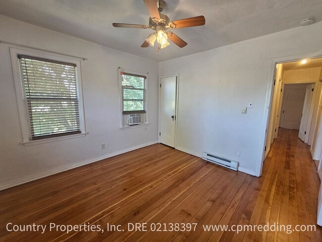 Building Photo - Available Now! Downtown 3-Bedroom with Old World Charm and Modern Amenities!