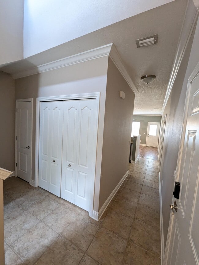 Building Photo - 2160 Hadleigh Hills Ct