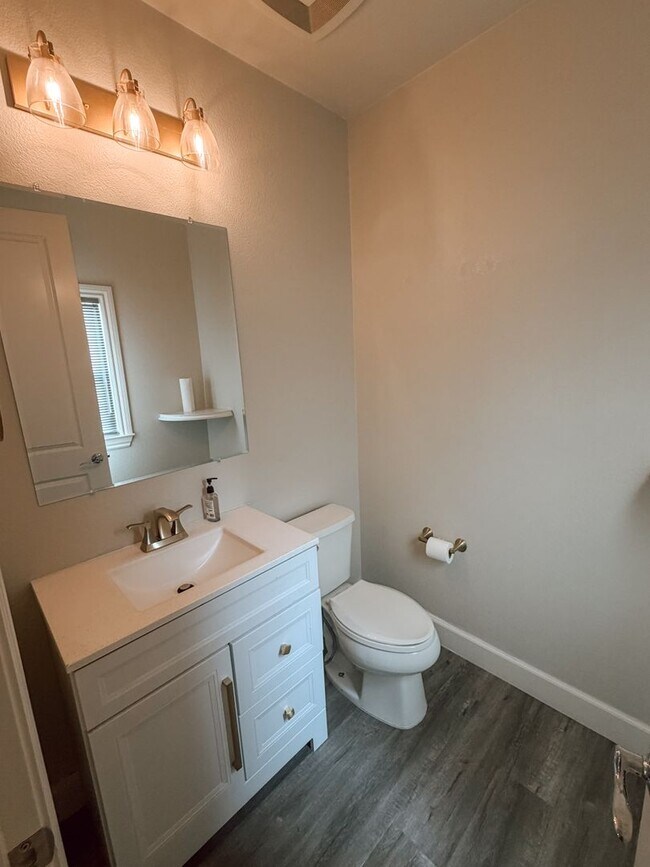 Building Photo - Lovely Home in San Ramon Available Now!
