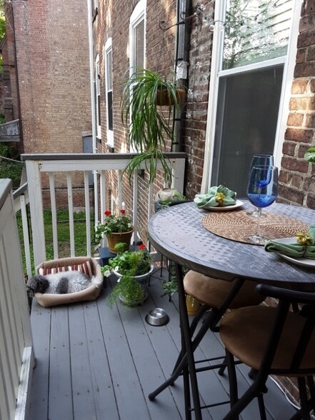 Building Photo - 165 Johnston St