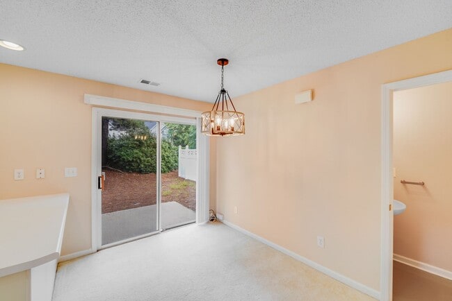 Building Photo - 15021 Deshler Ct