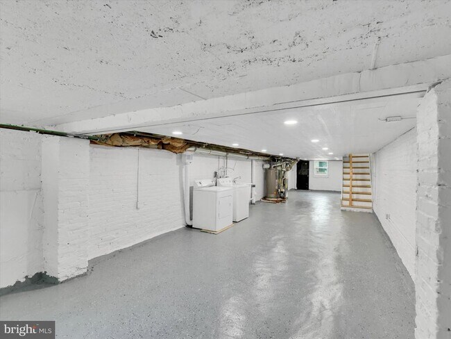 Building Photo - 3009 McElderry St