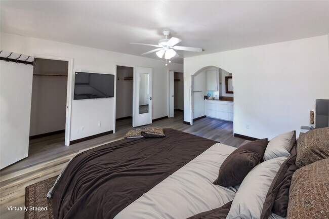 Building Photo - 8826 Roos Rd