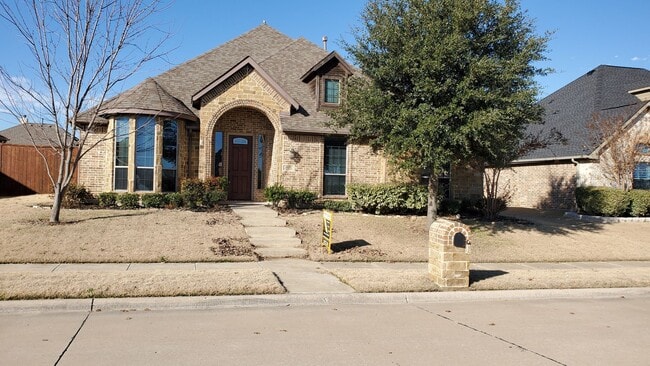 Building Photo - 1621 Colonial Dr