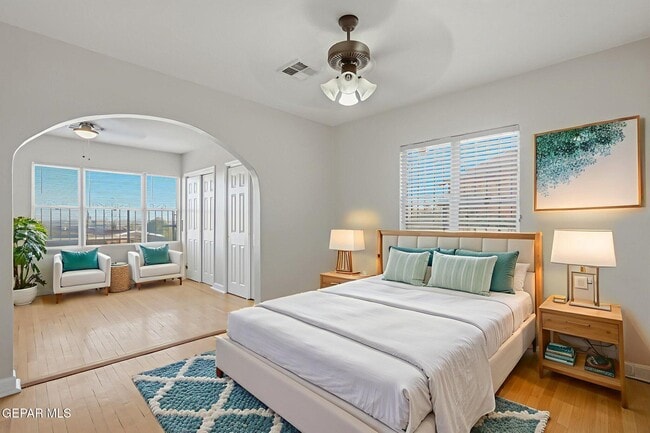 Building Photo - 2515 Arizona Ave